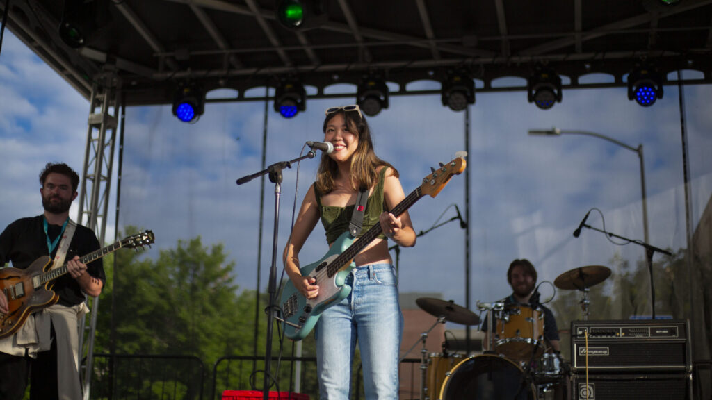 Pictoria Vark performing on the Bravo Stage with her band.